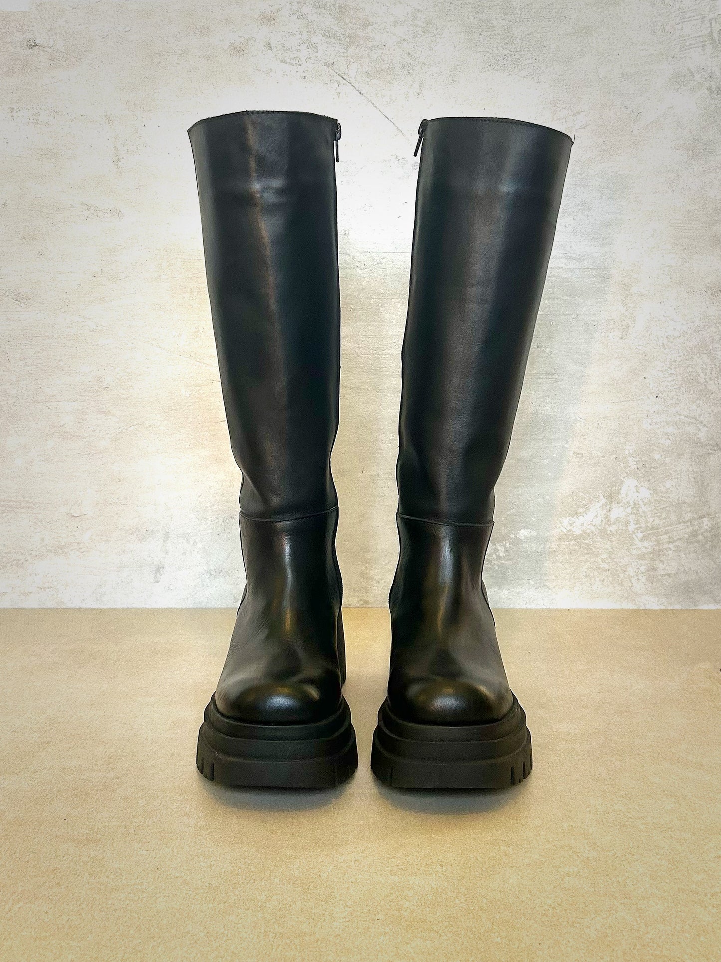 PRE VENTA/ Botas Antonieta Cuero Negro