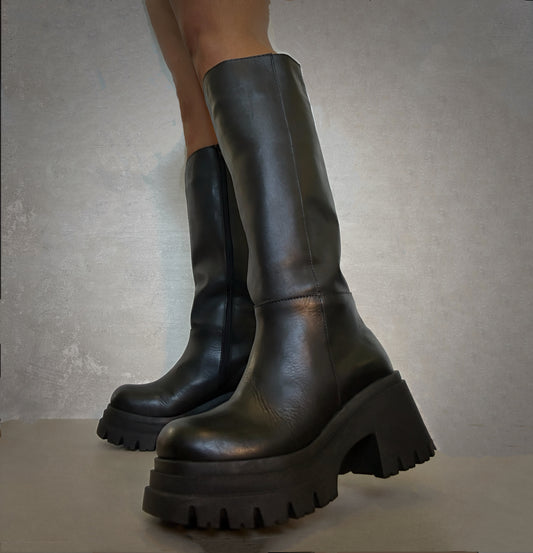 Botas Antonieta Cuero Negro