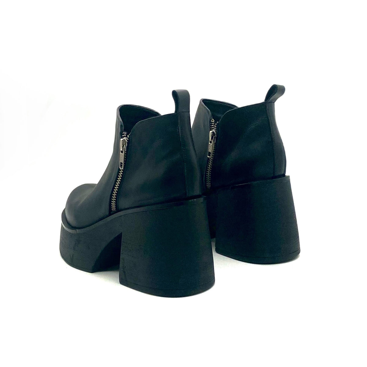 Botin Roberta Negro Cuero