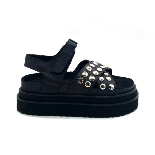 Sandalias Sara Cuero Negro Tachas