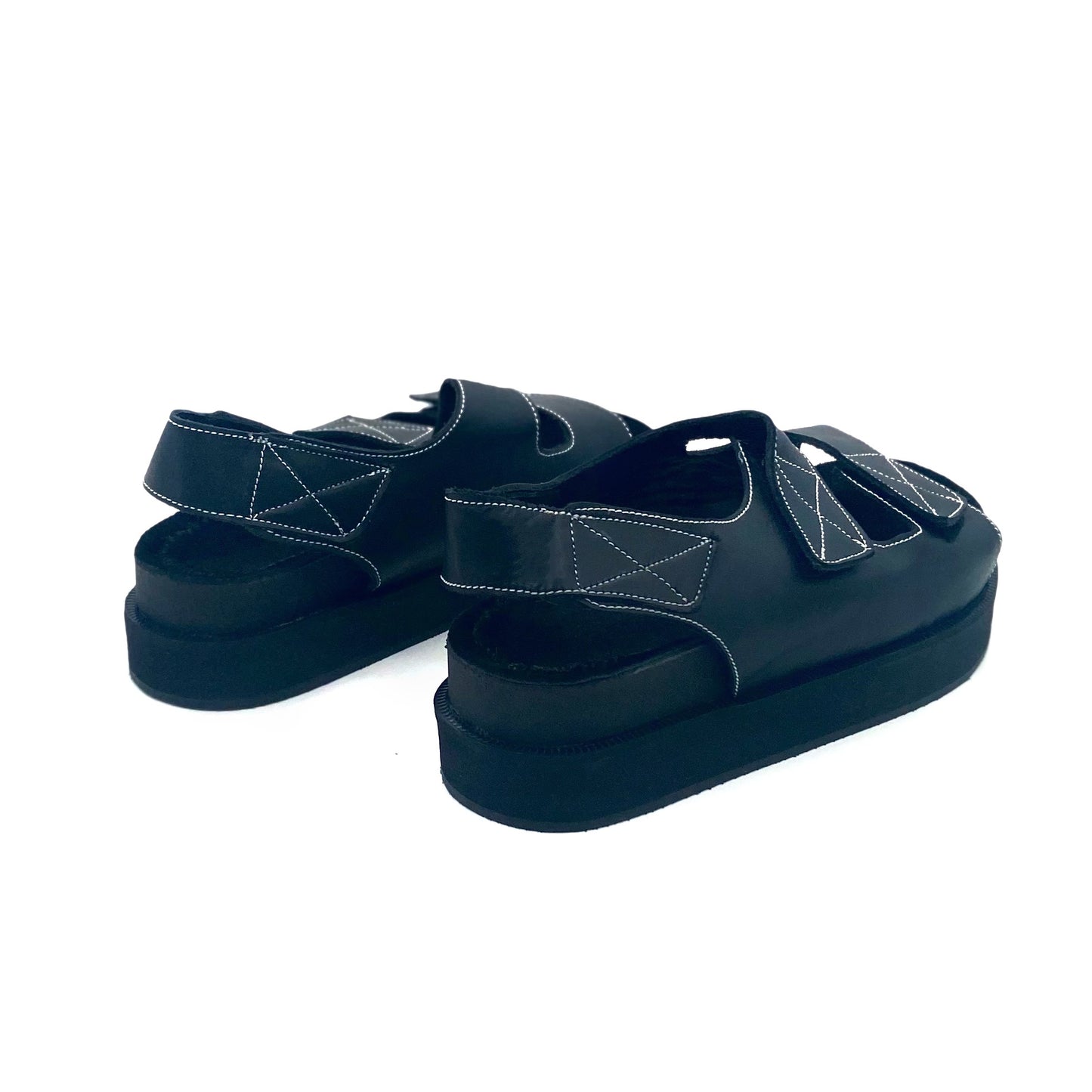 Sandalias Nina Cuero Negro