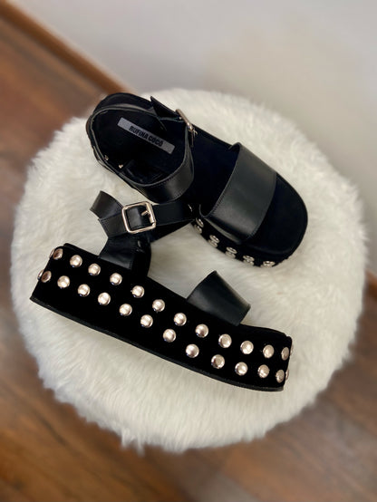 Sandalias Eloisa Cuero Negro Tachas