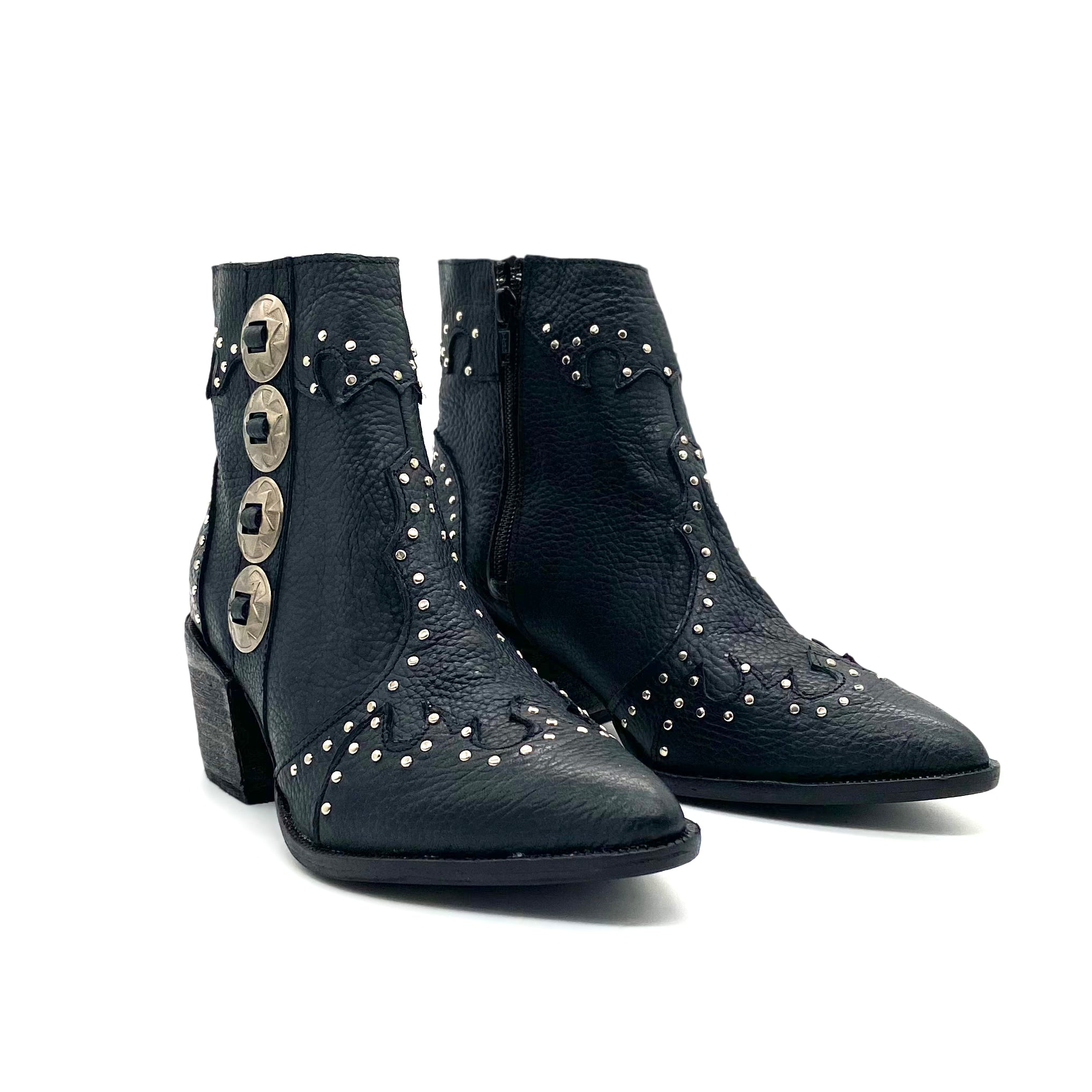 Botas top con tachas